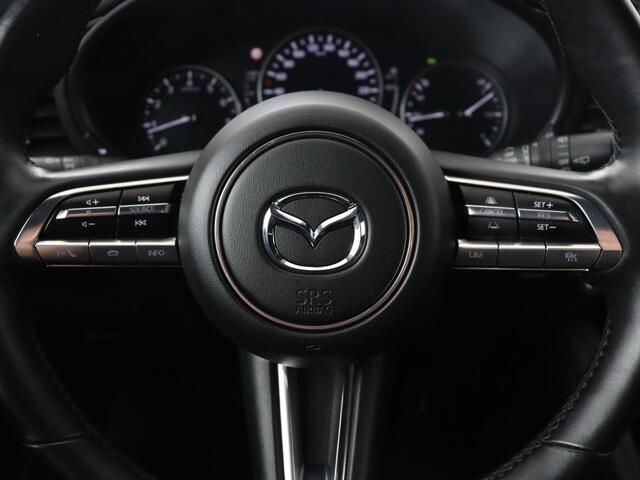 Mazda 3 2.0 e-SkyActiv-G Sportive | Head-Up | Stoelverwarming | Adaptive cruise | Camera | Carplay | Stuurverwarming | Navigatie | Climate control | Bluetooth | Parkeerhulp | Full LED