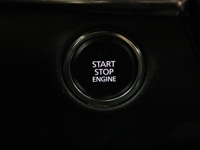 Mazda 3 2.0 e-SkyActiv-G Sportive | Head-Up | Stoelverwarming | Adaptive cruise | Camera | Carplay | Stuurverwarming | Navigatie | Climate control | Bluetooth | Parkeerhulp | Full LED