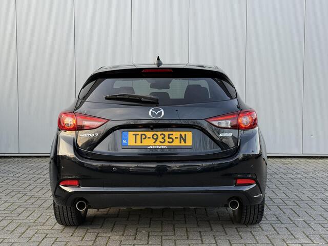 Mazda 3 2.0 SkyActiv-G 120 GT-M / Lederen Bekleding / Elektrisch verstelb. stoelen / Stoel en stuur verwarming / Navigatie / Bose / Head Up Display / 18" velgen /