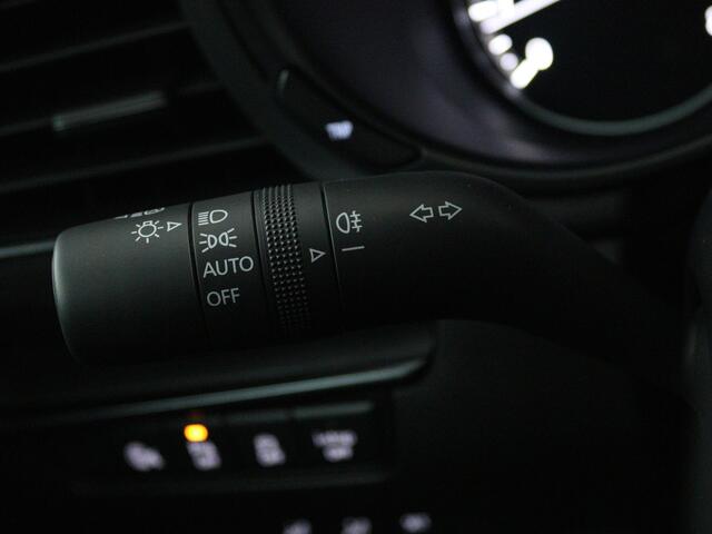 Mazda 3 2.5 e-SkyActiv-G M Hybrid 140 Nagisa automaat | Bose | Leder / alcantara |