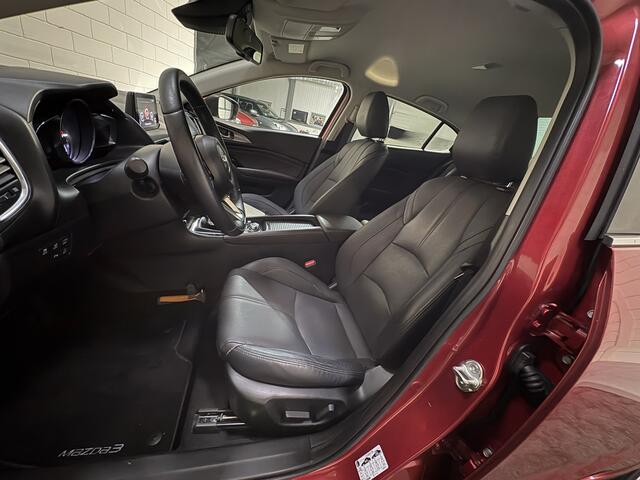 Mazda 3 2.0 SkyActiv-G 120 GT-M, Leer, Navi, Camera, Xenon, Hud, 18 inch, Bose, NL auto, Stuurwielverwarming, Clima, Cruise, Regen, Lichtsensor