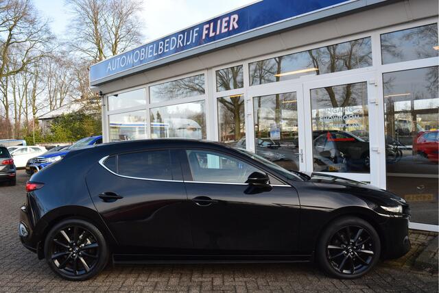 Mazda 3 2.0 e-SkyActiv-X M Hybrid 180 Luxury i-Activesense Pack ? Orig. NL ? Bose ? HUD ? Adaptive ?