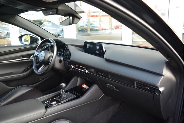 Mazda 3 2.0 e-SkyActiv-X M Hybrid 180 Luxury i-Activesense Pack ? Orig. NL ? Bose ? HUD ? Adaptive ?