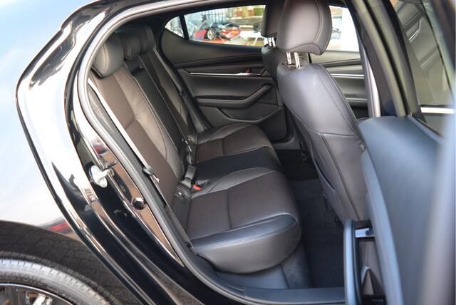 Mazda 3 2.0 e-SkyActiv-X M Hybrid 180 Luxury i-Activesense Pack ? Orig. NL ? Bose ? HUD ? Adaptive ?