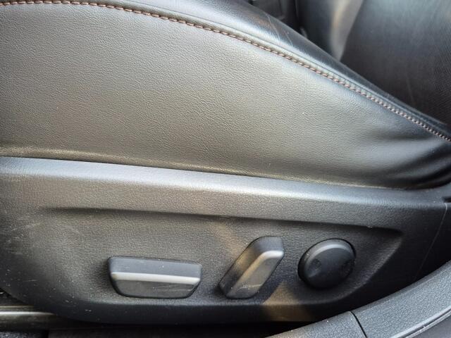 Mazda 3 SKYACTIV-X 2.0 180 6MT LUXURY / Carplay / Trekhaak