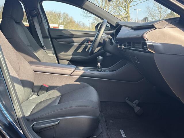 Mazda 3 2.5 e-SkyActiv-G M Hybrid 140 Homura NL-Auto, 1e Eig., Navigatie, Apple Carplay, Android Auto, Cruise Contr ad., Stoelverwarming, A-Rij-Camera, Parkeerhulp vóór, Audio-USB-C