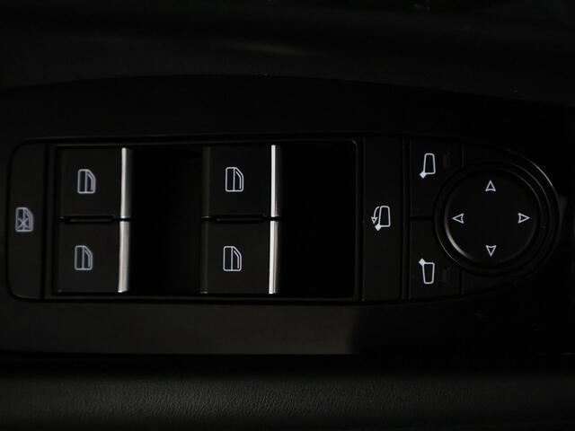 Mazda 3 2.0 e-SkyActiv-X M Hybrid 186 Black Luxury | Navigatie | Stoelverwarming | Camera |