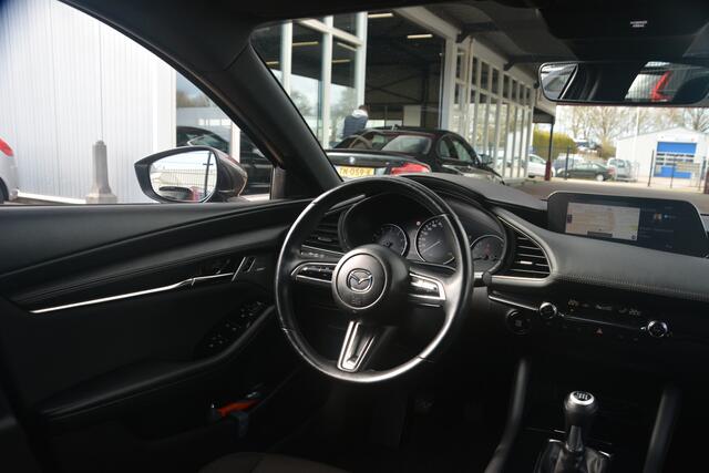Mazda 3 2.0 e-SkyActiv-X M Hybrid 180 Comfort met Bose | LED | Stoelverwarming | Keyless | Head Up Display | Clima | Navi | Bluetooth | NL Auto!! |