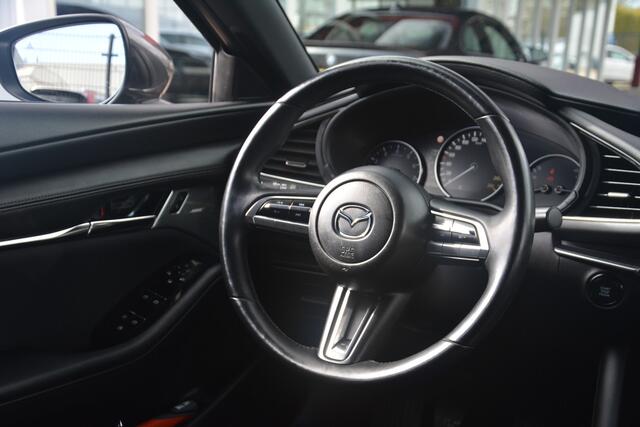 Mazda 3 2.0 e-SkyActiv-X M Hybrid 180 Comfort met Bose | LED | Stoelverwarming | Keyless | Head Up Display | Clima | Navi | Bluetooth | NL Auto!! |