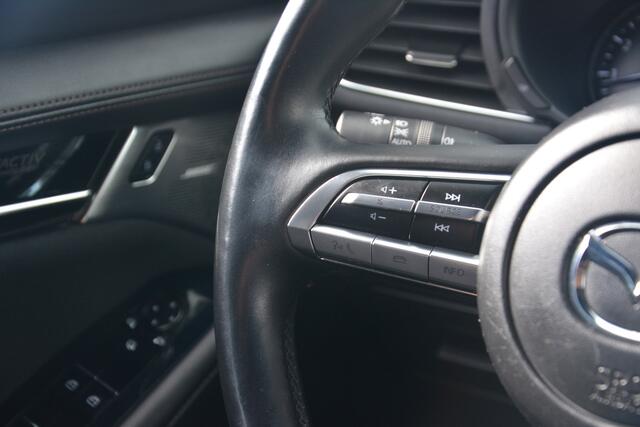 Mazda 3 2.0 e-SkyActiv-X M Hybrid 180 Comfort met Bose | LED | Stoelverwarming | Keyless | Head Up Display | Clima | Navi | Bluetooth | NL Auto!! |