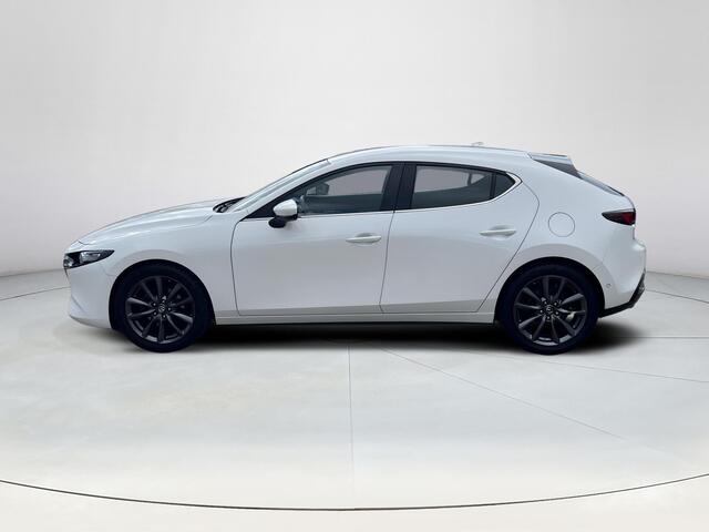 Mazda 3 2.0 e-SkyActiv-G M Hybrid 122 Luxury Apple Carplay / Android Auto | Navigatie | Adaptieve Cruise Control | 360 Camera | Stoel / Stuurverwarming | Dodehoek Assistentie | Lichtmetaal | LED-Verlichting |