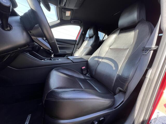 Mazda 3 2.0 e-SkyActiv-X M Hybrid 180 Luxury | Dealeronderhouden | Stoelgeheugen | Stoel en stuurverwarming | Climate Control | Achteruitrijcamera | Full adaptief led | Dodehoeksensoren | Bose |
