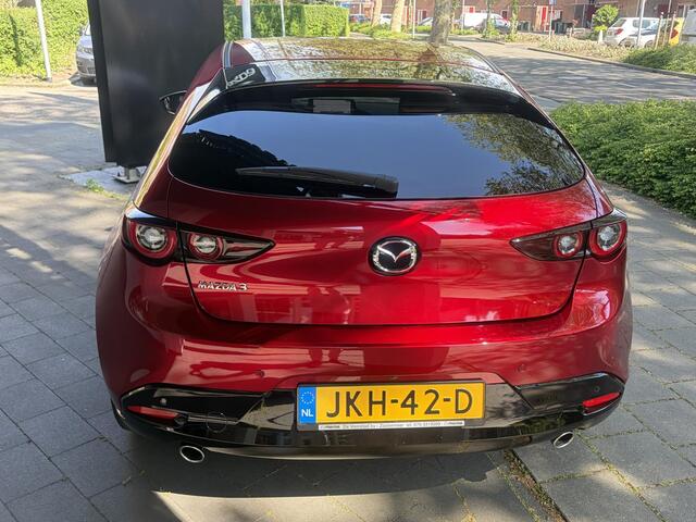 Mazda 3 2.5 e-SkyActiv-G M Hybrid 140 Homura DEMO !!