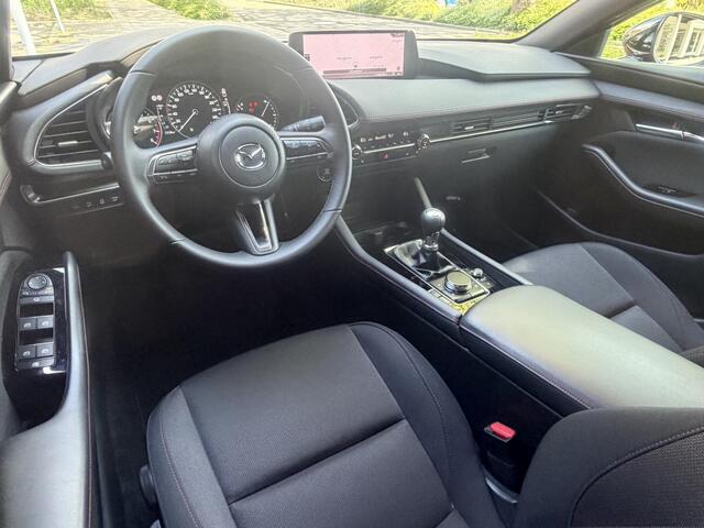 Mazda 3 2.5 e-SkyActiv-G M Hybrid 140 Homura DEMO !!