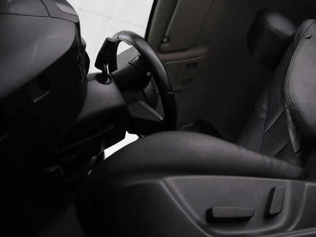 Mazda 3 2.0 SkyActiv-G 120 GT-M | Head-Up | Leder | Stoelverwarming | Adaptive cruise | Camera | Stuurverwarming | Bose Sound | Navigatie | Full LED | Keyless | Parkeerhulp | Climate control
