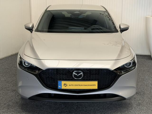 Mazda 3 2.0 e-SKYACTIV-G M HYBRID 122 EXCLUSIVE-LINE NAVIGATIE 360 CAMERA ADAPTIVE CRUISE CONTROL HEAD-UP DISPLAY APPLE CARPLAY/ANDROID RIJSTROOKSENSOREN DODEHOEKSENSOREN ZEER MOOI !!