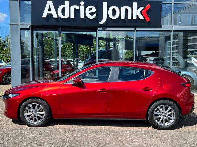 Mazda 3 2.0 e-SkyActiv-G M Hybrid 122 Comfort TREKHAAK | CAMERA | PARKEER SENSOREN V+A | HEAD-UP DISPLAY | APPLE CARPLA / ANDROID AUTO | STOEL- en STUURVERWARMING |