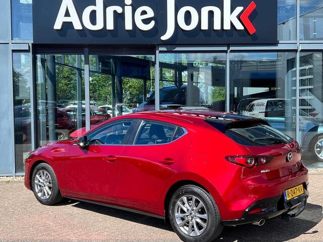 Mazda 3 2.0 e-SkyActiv-G M Hybrid 122 Comfort TREKHAAK | CAMERA | PARKEER SENSOREN V+A | HEAD-UP DISPLAY | APPLE CARPLA / ANDROID AUTO | STOEL- en STUURVERWARMING |