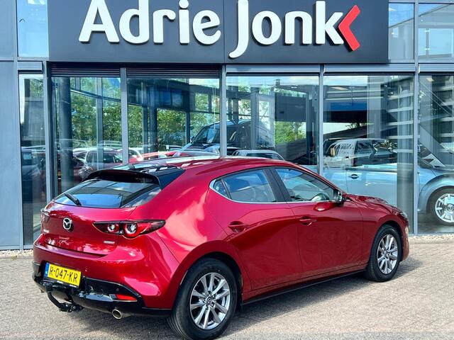 Mazda 3 2.0 e-SkyActiv-G M Hybrid 122 Comfort TREKHAAK | CAMERA | PARKEER SENSOREN V+A | HEAD-UP DISPLAY | APPLE CARPLA / ANDROID AUTO | STOEL- en STUURVERWARMING |