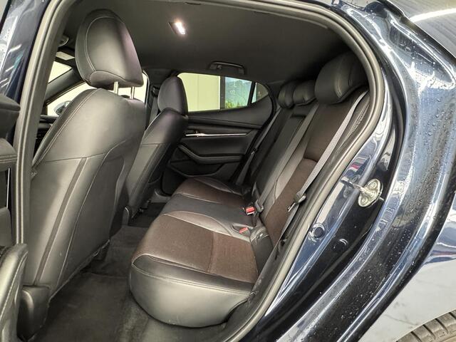 Mazda 3 2.0 e-SkyActiv-X M Hybrid 180 Luxury | BOSE-Audio | Camera | Leder | Navigatie | Stoelverwarming |