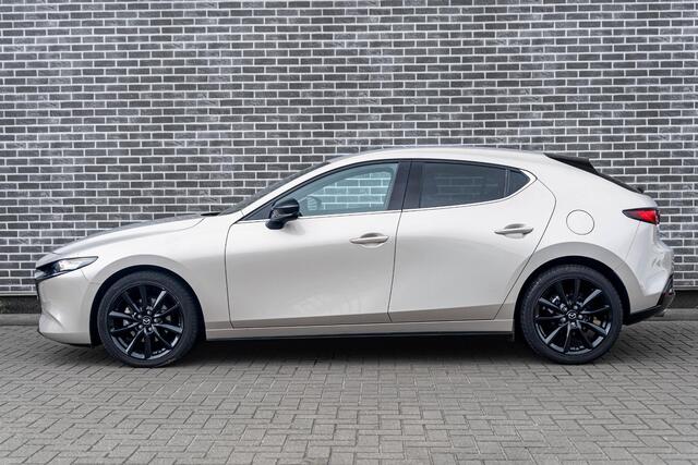 Mazda 3 2.0 e-SkyActiv-G M Hybrid 150 Homura | Head-Up Display | All-Season Banden | Achteruitrijcamera | Parkeersensoren | LED Koplampen | Cruise Control Adaptief | Dodehoekdetectie | Stoelverwarming | Navigatie | Apple Carplay | Android Auto