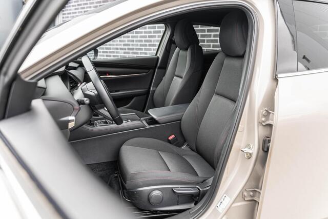 Mazda 3 2.0 e-SkyActiv-G M Hybrid 150 Homura | Head-Up Display | All-Season Banden | Achteruitrijcamera | Parkeersensoren | LED Koplampen | Cruise Control Adaptief | Dodehoekdetectie | Stoelverwarming | Navigatie | Apple Carplay | Android Auto