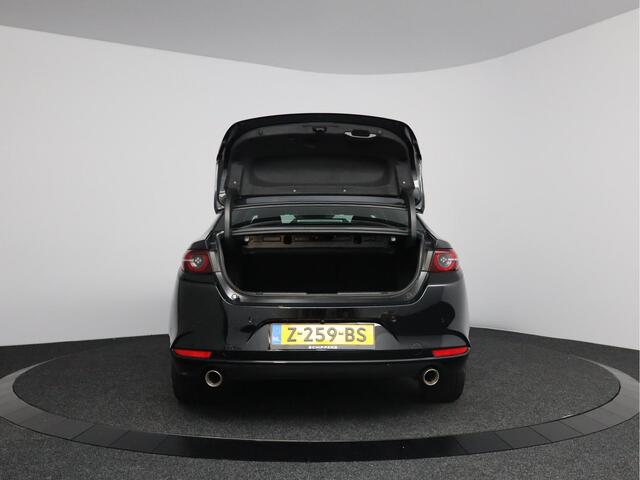 Mazda 3 2.0 e-SkyActiv-X M Hybrid 180 Luxury 360° Camera | Head up display