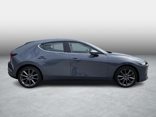 Mazda 3 2.0 e-SkyActiv-G M Hybrid 122 Comfort , Trekhaak, Stuur/Stoelverwarming, Camera, Adap.Cruise, Apple Carplay, Android Auto, LMV 18 Inch, HUD, BSM, PDC, LKA,