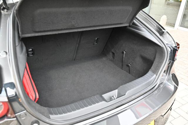 Mazda 3 2.0 e-SkyActiv-G M Hybrid 122 Luxury