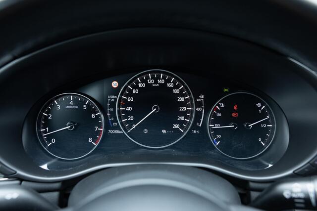 Mazda 3 2.0 e-SkyActiv-G M Hybrid 150 Sportive | Bose Audio | Keyless Entry | Cruise Control Adaptief | Dodehoekdetectie | LED Koplampen | Achteruitrijcamera | Parkeersensoren | Navigatie | Apple Carplay | Android Auto