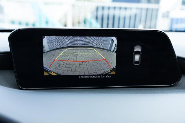 Mazda 3 2.0 e-SkyActiv-G M Hybrid 150 Sportive | Bose Audio | Keyless Entry | Cruise Control Adaptief | Dodehoekdetectie | LED Koplampen | Achteruitrijcamera | Parkeersensoren | Navigatie | Apple Carplay | Android Auto