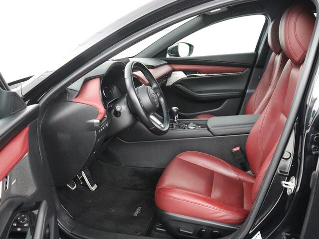 Mazda 3 2.0 e-SkyActiv-X M Hybrid 186 Luxury | Aeropakket | Trekhaak | Stuur/stoelverwarming | Adaptive cruise | Bose sound | Head-up | 360 camera | Carplay | Climate control |