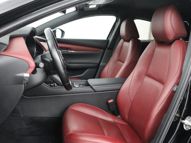 Mazda 3 2.0 e-SkyActiv-X M Hybrid 186 Luxury | Aeropakket | Trekhaak | Stuur/stoelverwarming | Adaptive cruise | Bose sound | Head-up | 360 camera | Carplay | Climate control |