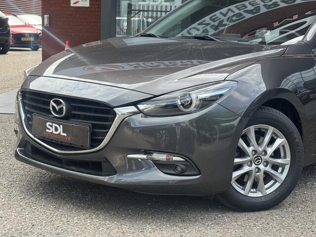 Mazda 3 2.0 SkyActiv-G 120 GT-M // NAVI // CAMERA // HEAD UP DISPLAY // CRUISE // STOEL + STUUR VERWARMING // DAB RADIO //