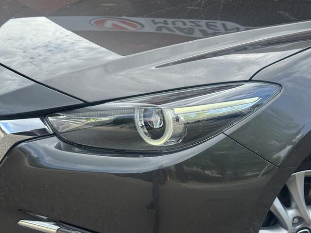 Mazda 3 2.0 SkyActiv-G 120 GT-M // NAVI // CAMERA // HEAD UP DISPLAY // CRUISE // STOEL + STUUR VERWARMING // DAB RADIO //