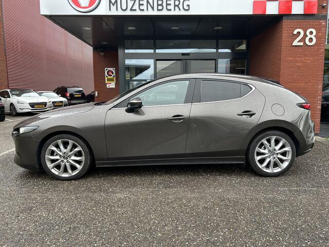 Mazda 3 2.0 e-SkyActiv-G M Hybrid 122 Luxury // FULL LED // NAVI + CARPLAY // 360 CAMERA // MEMORY SEAT // BOSE AUDIO // ADAPTIVE CRUISE // LEDER // HUD