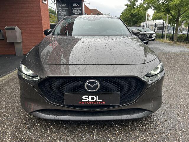 Mazda 3 2.0 e-SkyActiv-G M Hybrid 122 Luxury // FULL LED // NAVI + CARPLAY // 360 CAMERA // MEMORY SEAT // BOSE AUDIO // ADAPTIVE CRUISE // LEDER // HUD