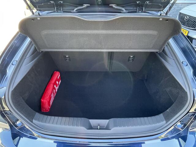Mazda 3 2.5 e-SkyActiv-G M Hybrid 140 Automaat Takumi | LEDER | BOSE | 360 CAMERA |