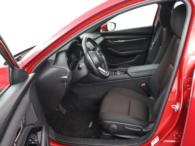 Mazda 3 2.0 e-SkyActiv-X M Hybrid 186 Comfort | Stoelverwarming | Head-Up | Adaptive cruise | Carplay | Camera | Full LED | Navigatie | Climate control | Stuurverwarming | Side Assist