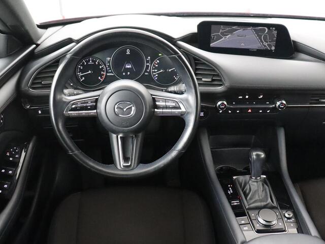 Mazda 3 2.0 e-SkyActiv-X M Hybrid 186 Comfort | Stoelverwarming | Head-Up | Adaptive cruise | Carplay | Camera | Full LED | Navigatie | Climate control | Stuurverwarming | Side Assist