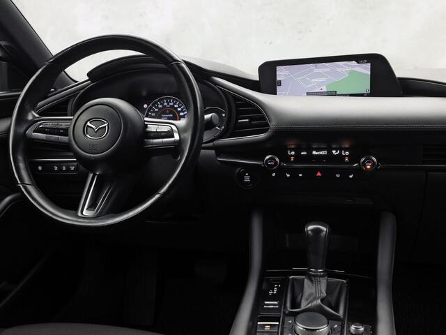 Mazda 3 2.0 e-SkyActiv-G M Hybrid 122 Automaat (GROOT NAVI, CLIMATE, STUUR/STOELVERWARMING, BOSE AUDIO, CAMERA, SPORTSTOELEN, ADAPTIVE CRUISE, HEAD-UP DISPLAY, NIEUWSTAAT)