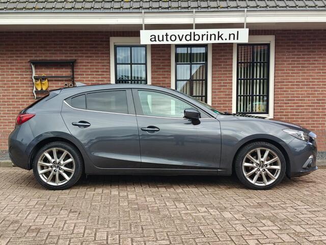 Mazda 3 2.0 NAKAMA, CAMERA / STOELVERWARMING