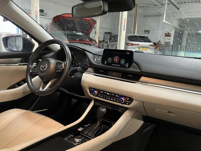 Mazda 6 2.5 SkyActiv-G 194 Luxury , Automaat, Trekhaak, Schuifdak, Wit Leder, Stoel/Stuurverwarming, 360 Camera, Navi, Clima, Adap.Cruise, Apple Carplay, Android Auto, LKA, HUD, PDC,