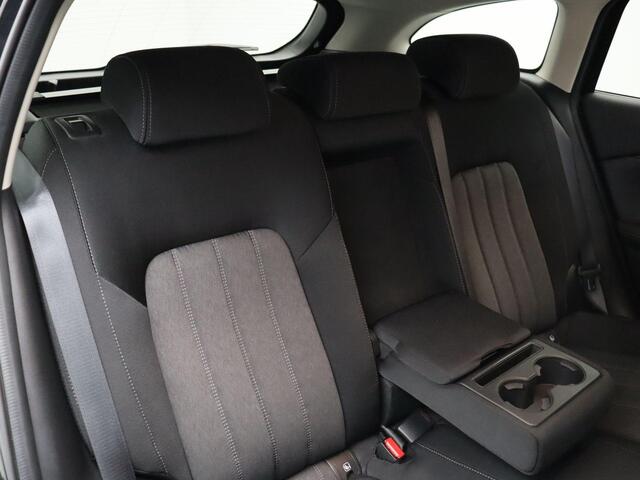 Mazda 6 Sportbreak 2.0 SkyActiv-G 165 Centre-Line | Head-Up Display | Stoelverwarming | Trekhaak | Full Led Koplampen |