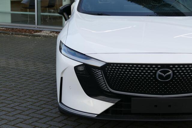 Mazda 6 6e Takumi 68.8 kWh | Voorraad auto | Snel rijden | Foto's ter illustratie |