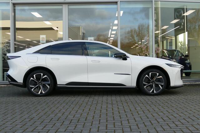 Mazda 6 6e Takumi 68.8 kWh | Voorraad auto | Snel rijden | Foto's ter illustratie |