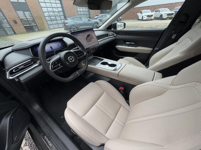 Mazda 6 6e Takumi Business Edition 68.8 kWh | BEIGE LEDER | NAVI | PANO | 360 CAMERA | GRATIS TREKHAAK! T.W.V. ¤ 1695,-