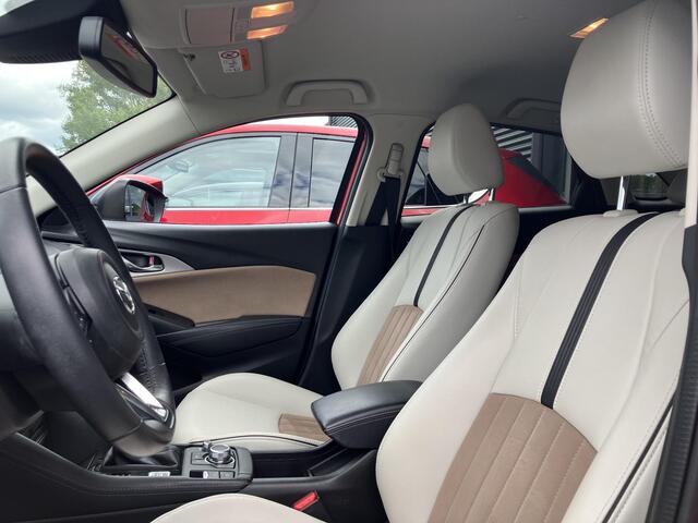 Mazda CX-3 2.0 SkyActiv-G 121 Luxury , Automaar, Trekhaak, Camera, Navi, Apple Carplay, Android Auto, Stoelverwarming, Cruise, LKA, PDC, LMV 18 Inch, Wit Leder
