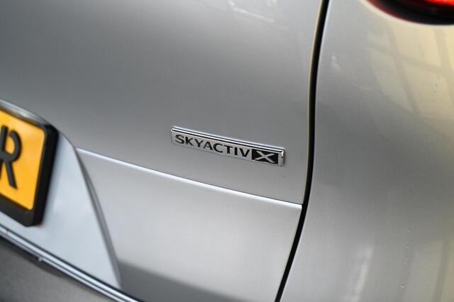 Mazda CX-30 e-SkyActiv-X 180 6MT Luxury met I-activsense *Trekhaak* *Dealeronderhouden* *All-in prijs*
