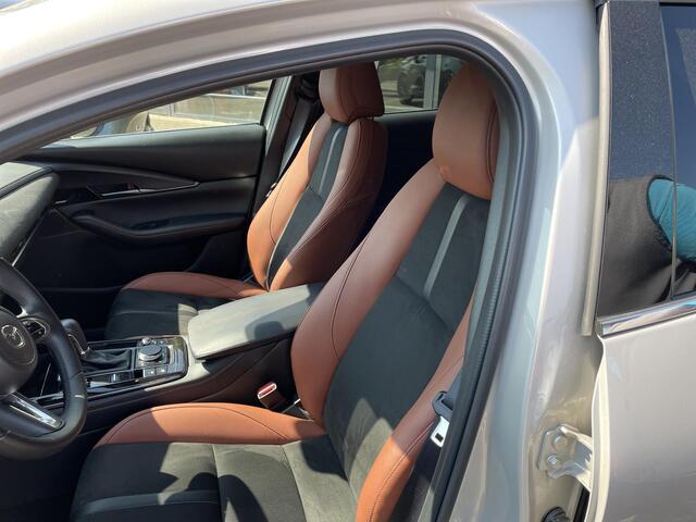 Mazda CX-30 2.0 e-SkyActiv-X M Hybrid Nagisa Automaat, Bruin Leder, Bose, Navi, Adap. Cruise, Clima, Apple Carplay, Camera, PDC, HUD, Stoelverwarming, LMV 18 Inch